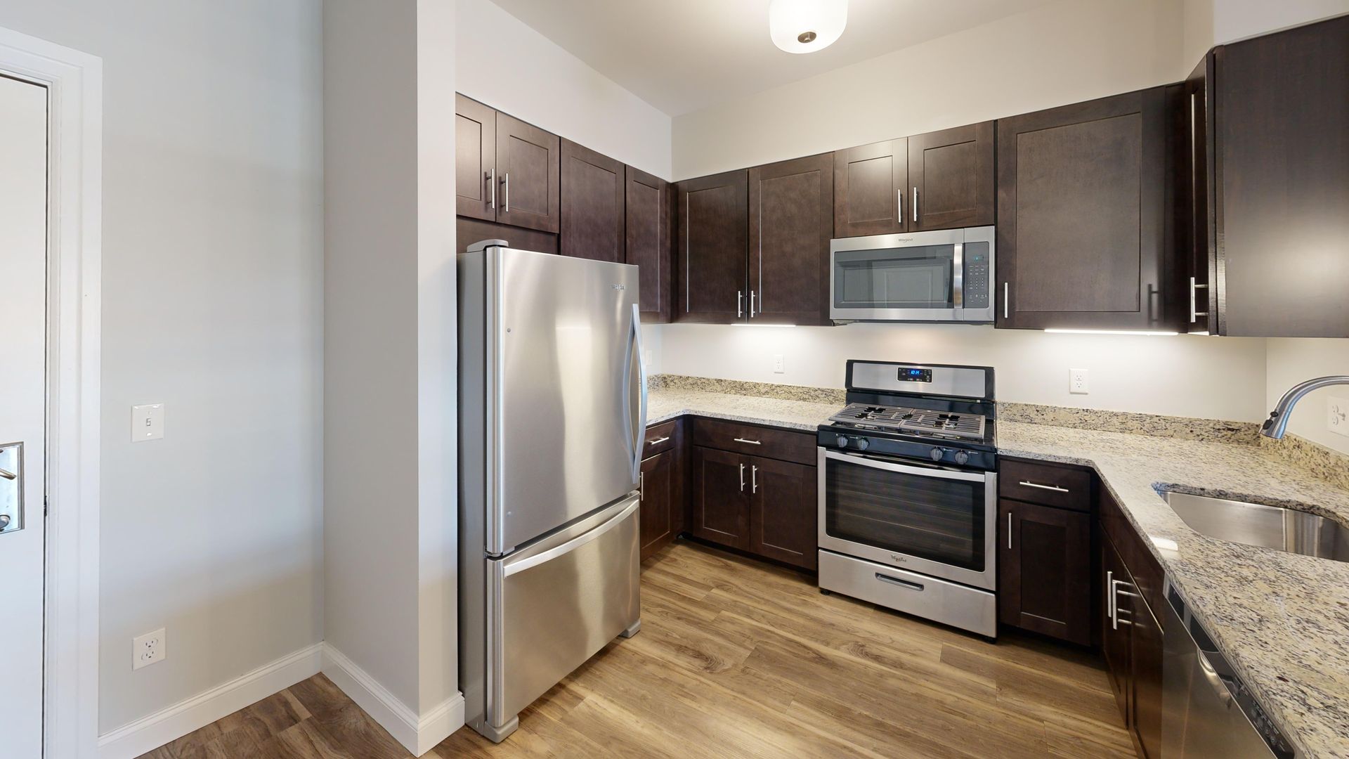 Hamden Apartment: 380 Mather St.