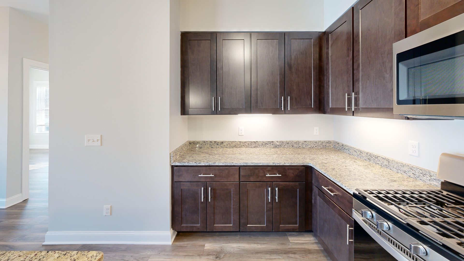 Hamden Apartment: 380 Mather St.