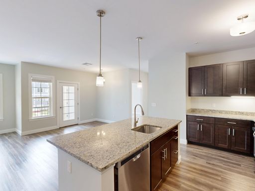 1 Bedroom Corner Apartment. Limited availability! for a tour! – photo 1