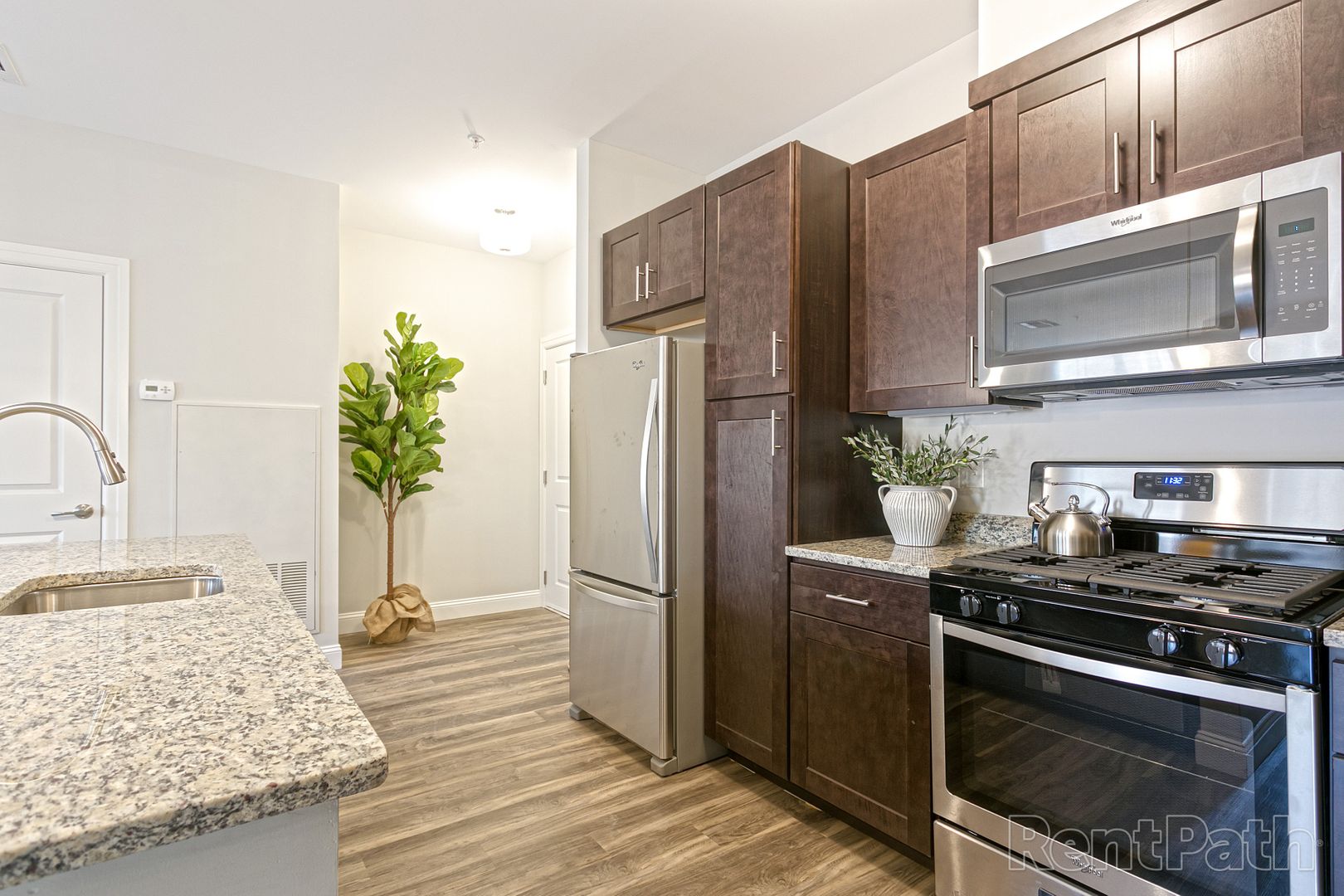 Hamden Apartment: 380 Mather St.