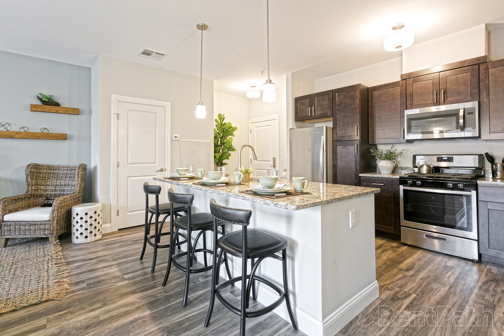 Hamden Apartment: 380 Mather St.