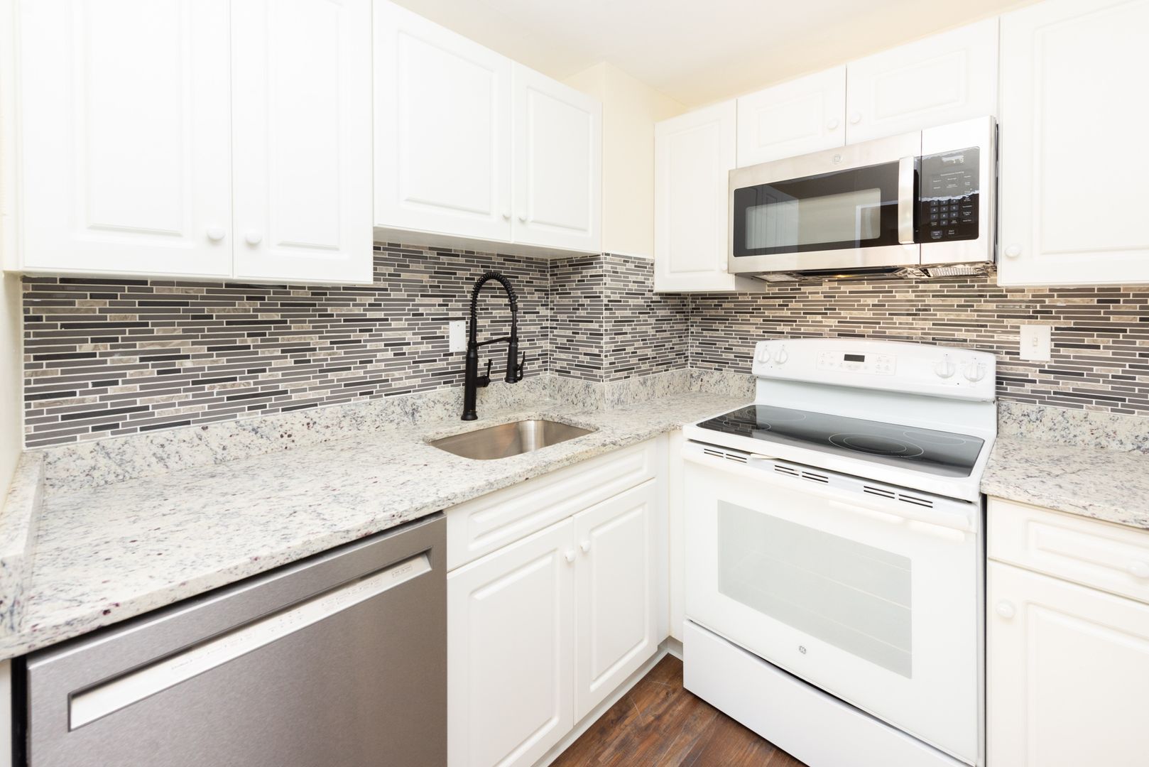 Hamden Apartment: 1199 Whitney Avenue