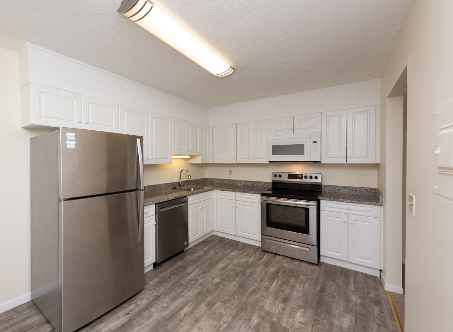 Hamden Apartment: 905 Mix Avenue