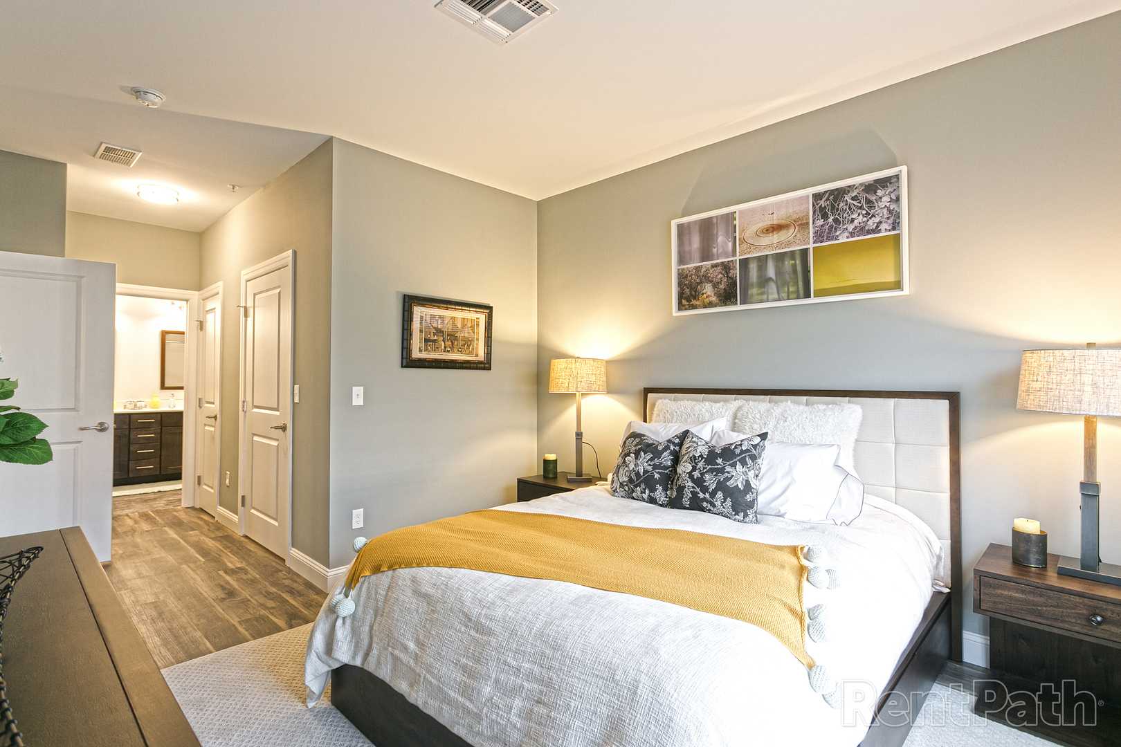 Hamden Apartment: 380 Mather St.