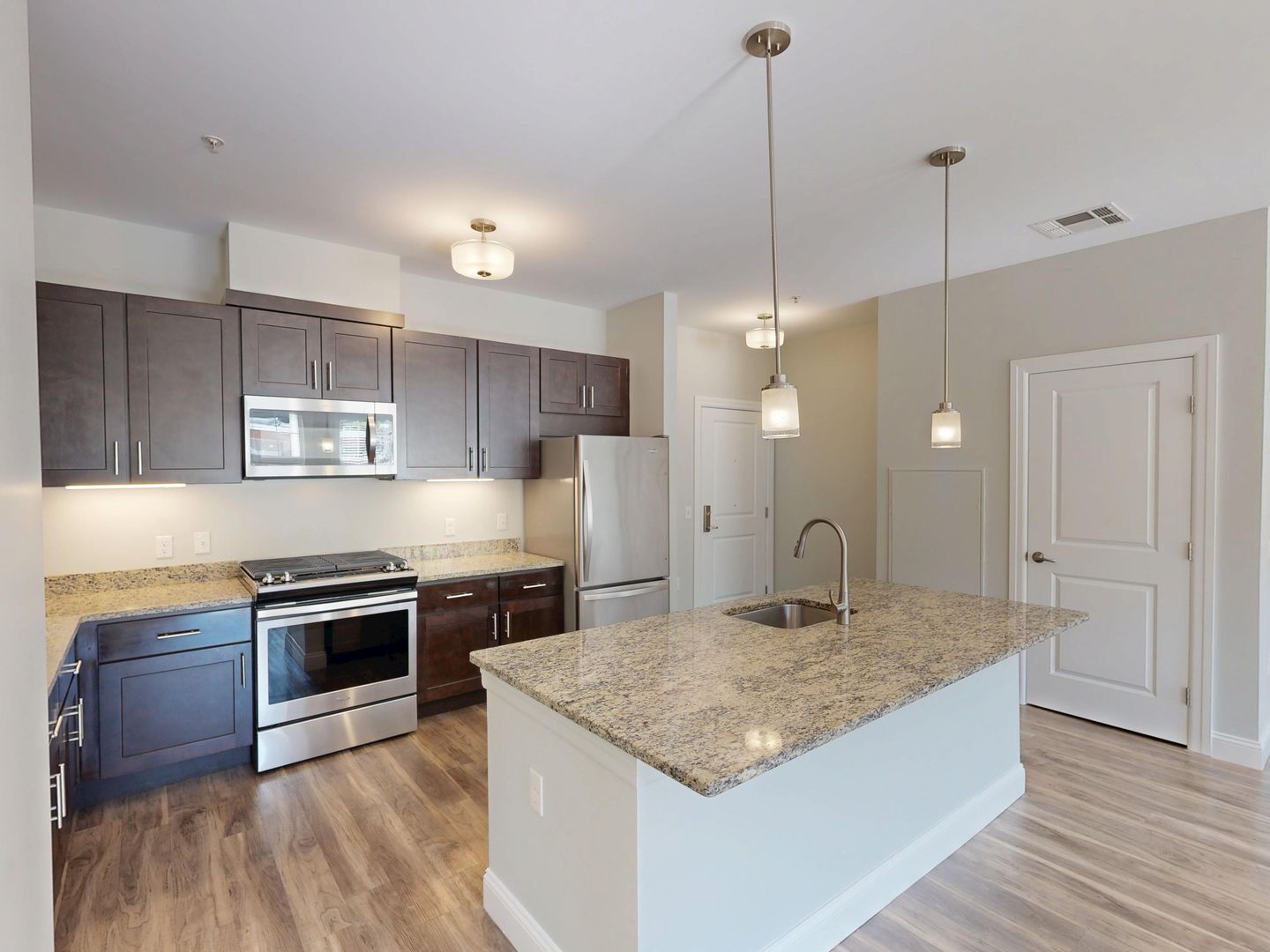 Hamden Apartment: 380 Mather St.