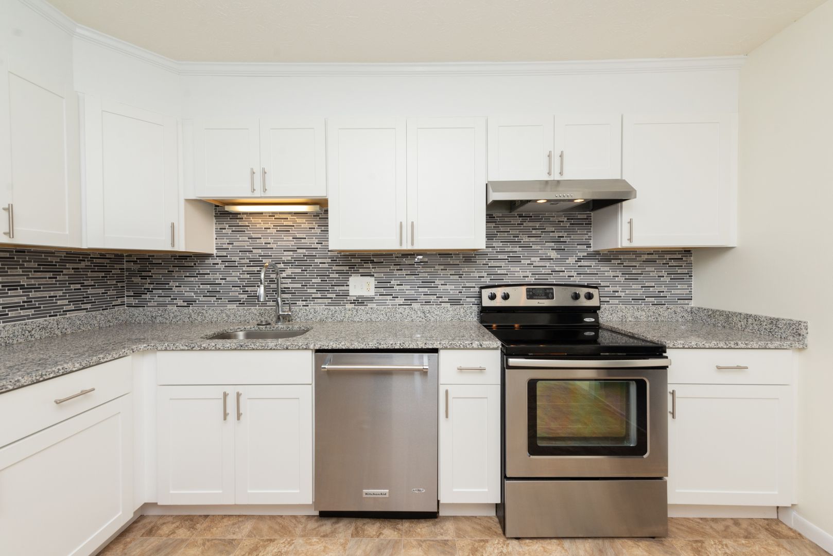 Hamden Apartment: 905 Mix Avenue