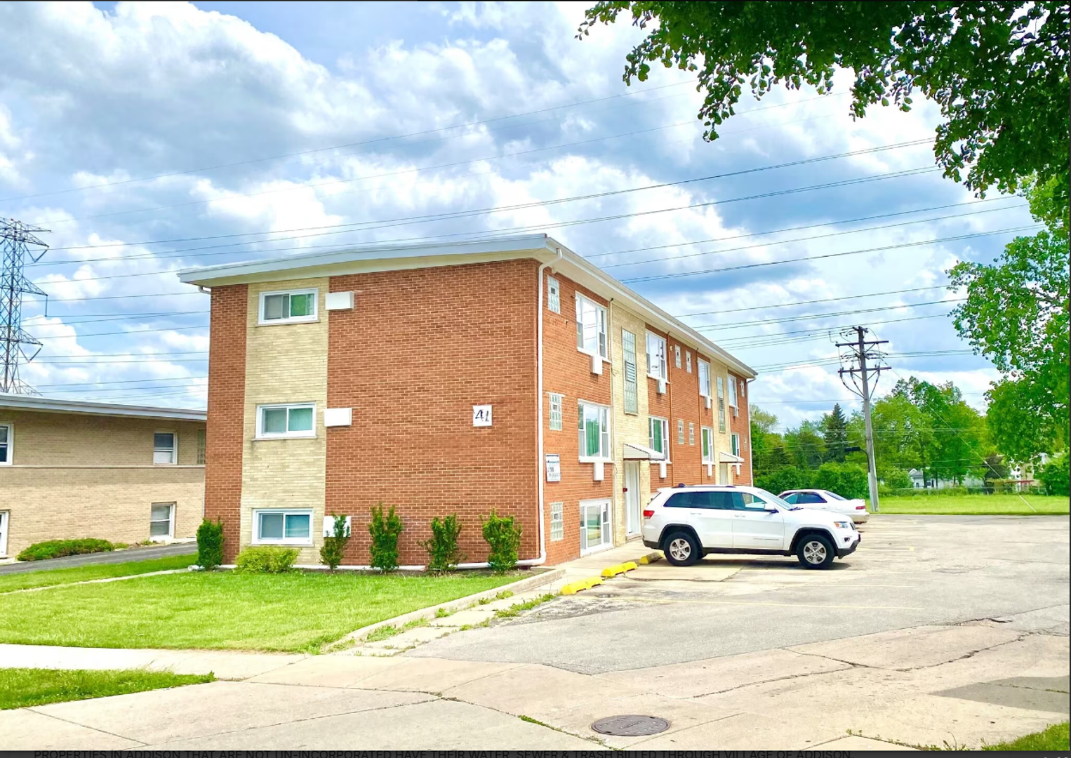 Addison Apartment: 41 E Blecke Ave