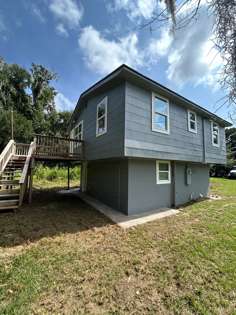 Savannah House: 5308 Jasmine Avenue