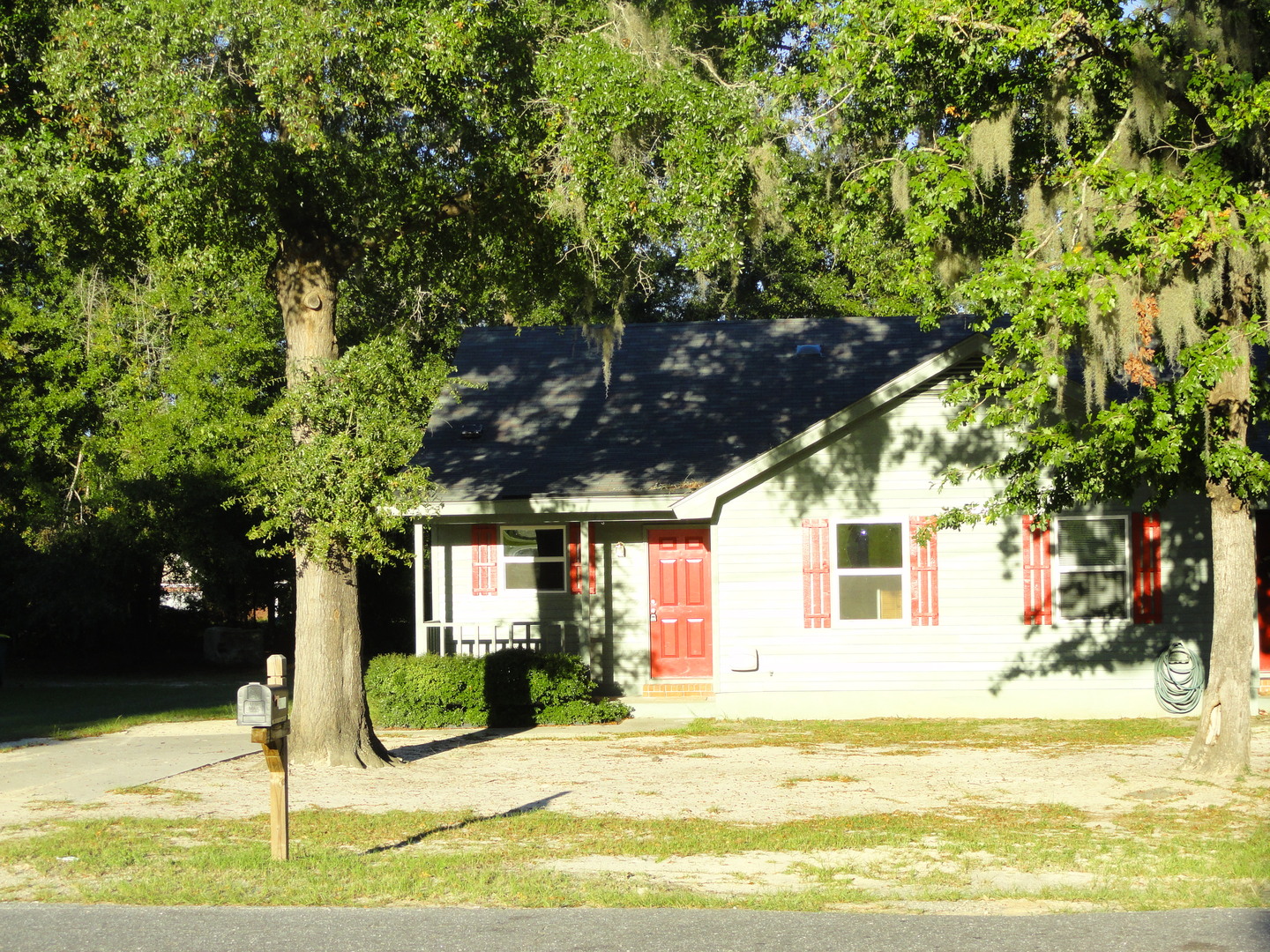 Springfield Apartment: 1037 Ash Street