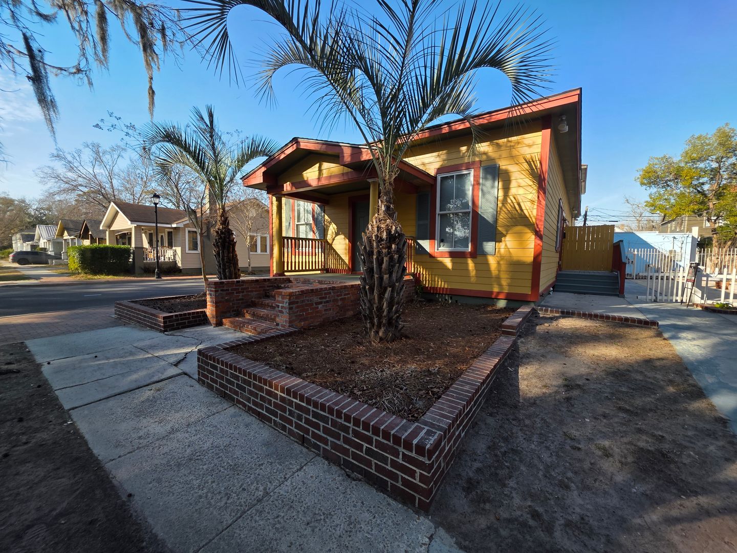 Savannah Apartment: 1102 E. 33rd St