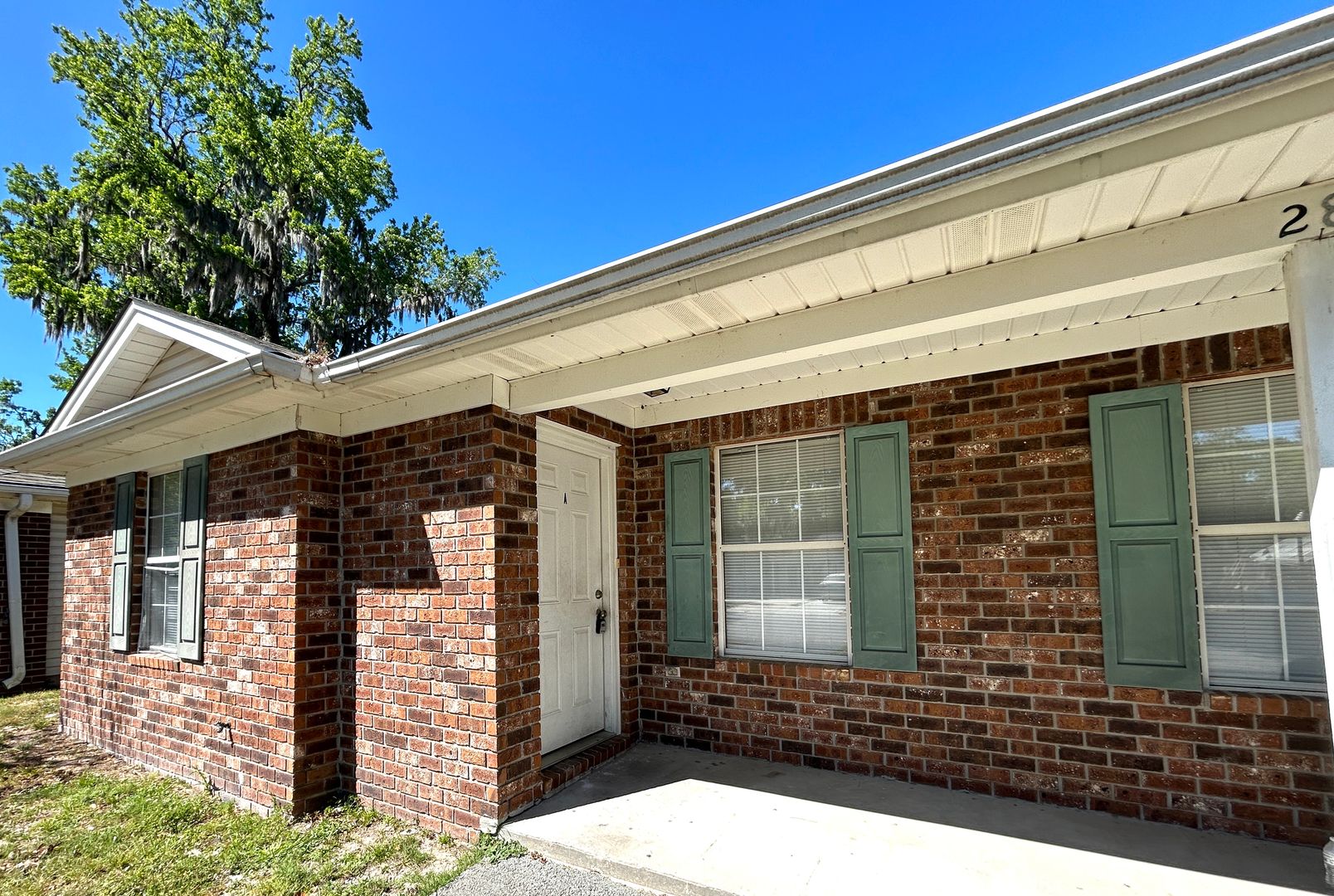 Savannah Apartment: 28 Chatham St