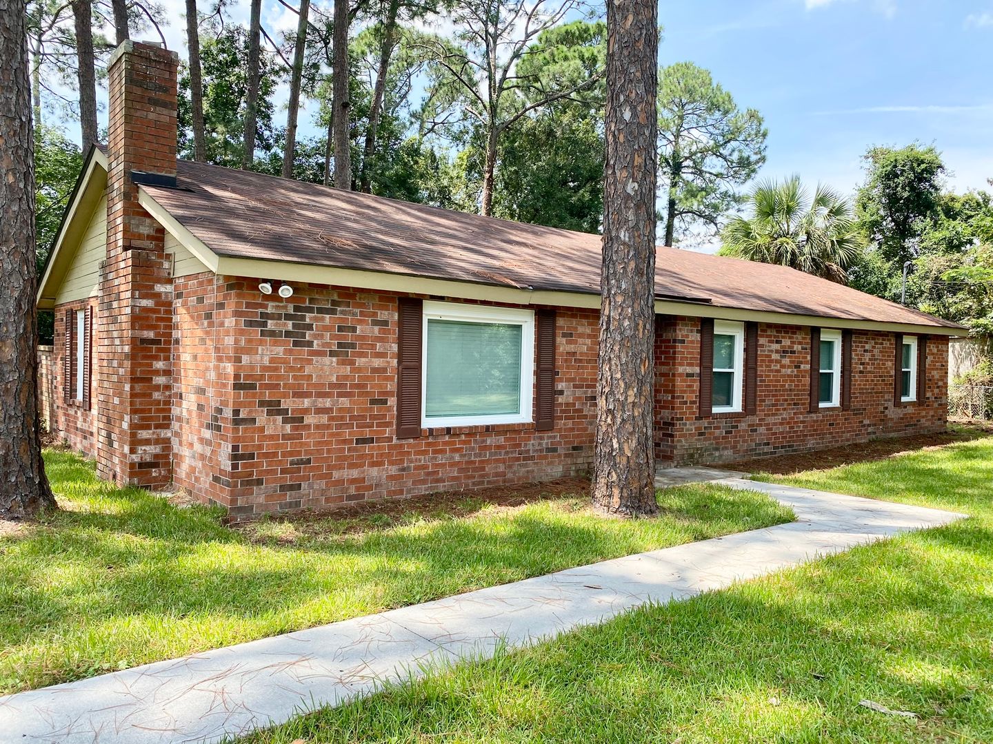 Savannah House: 1315 Whitfield Park Dr