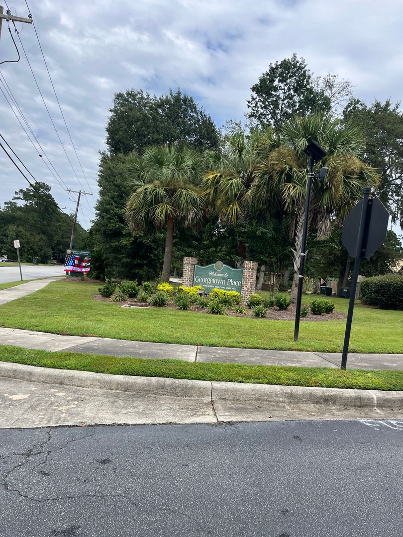 Savannah Townhome: 777 King George Boulevard