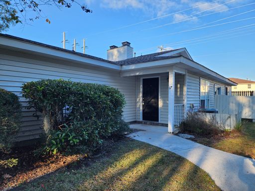 **Available Mid- September** Spacious 2 bedroom 2 bath townhome with walk in closets, fireplace, and washer/ dryer included. – photo 1