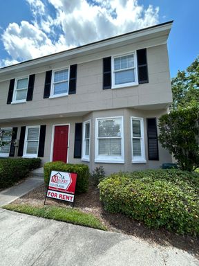 2 Bedroom/2.5 Bathroom End-Unit Townhome in Savannah, GA. – photo 1
