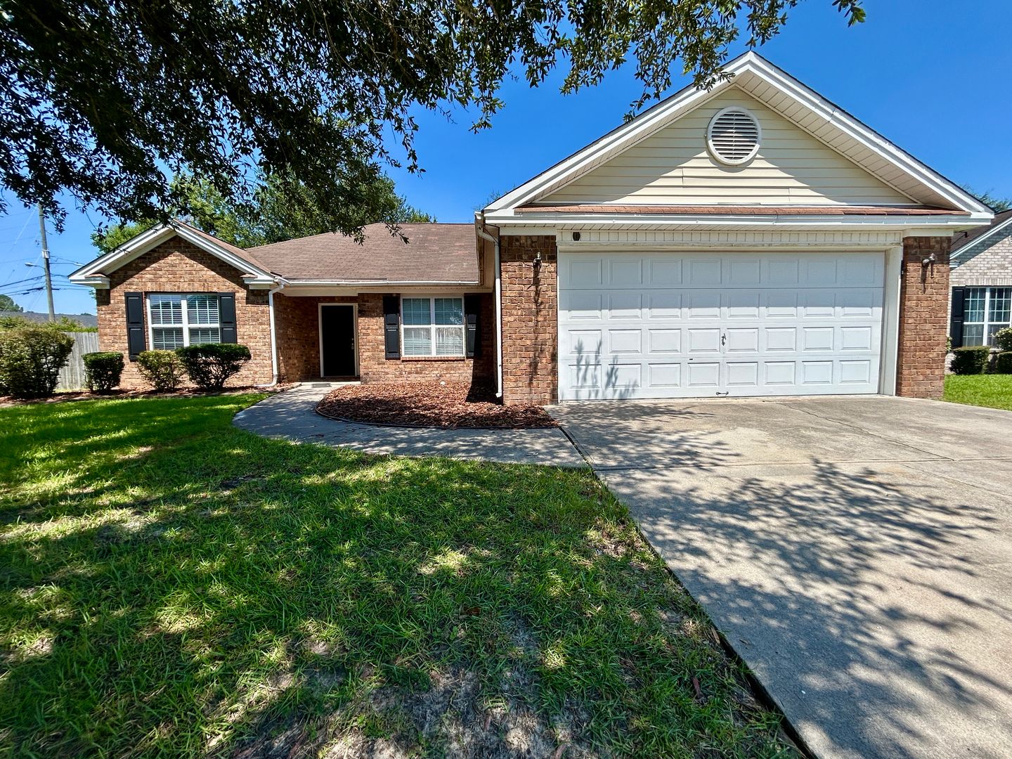 Savannah House: 6 Fontenot Ct
