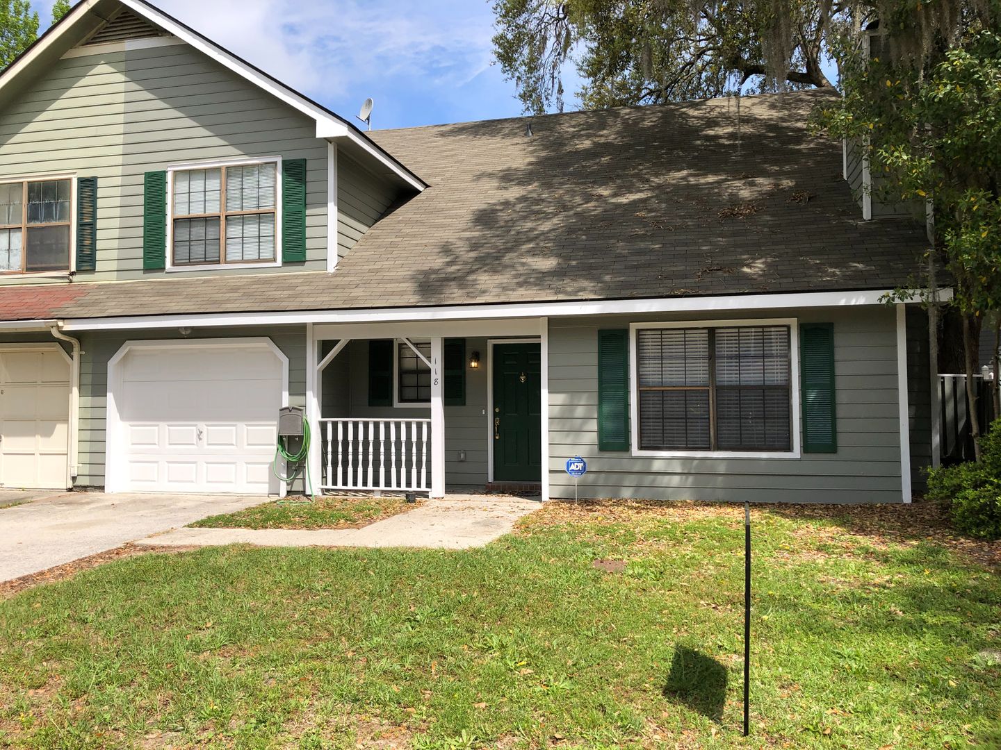 Savannah House: 118 Holland Park Circle