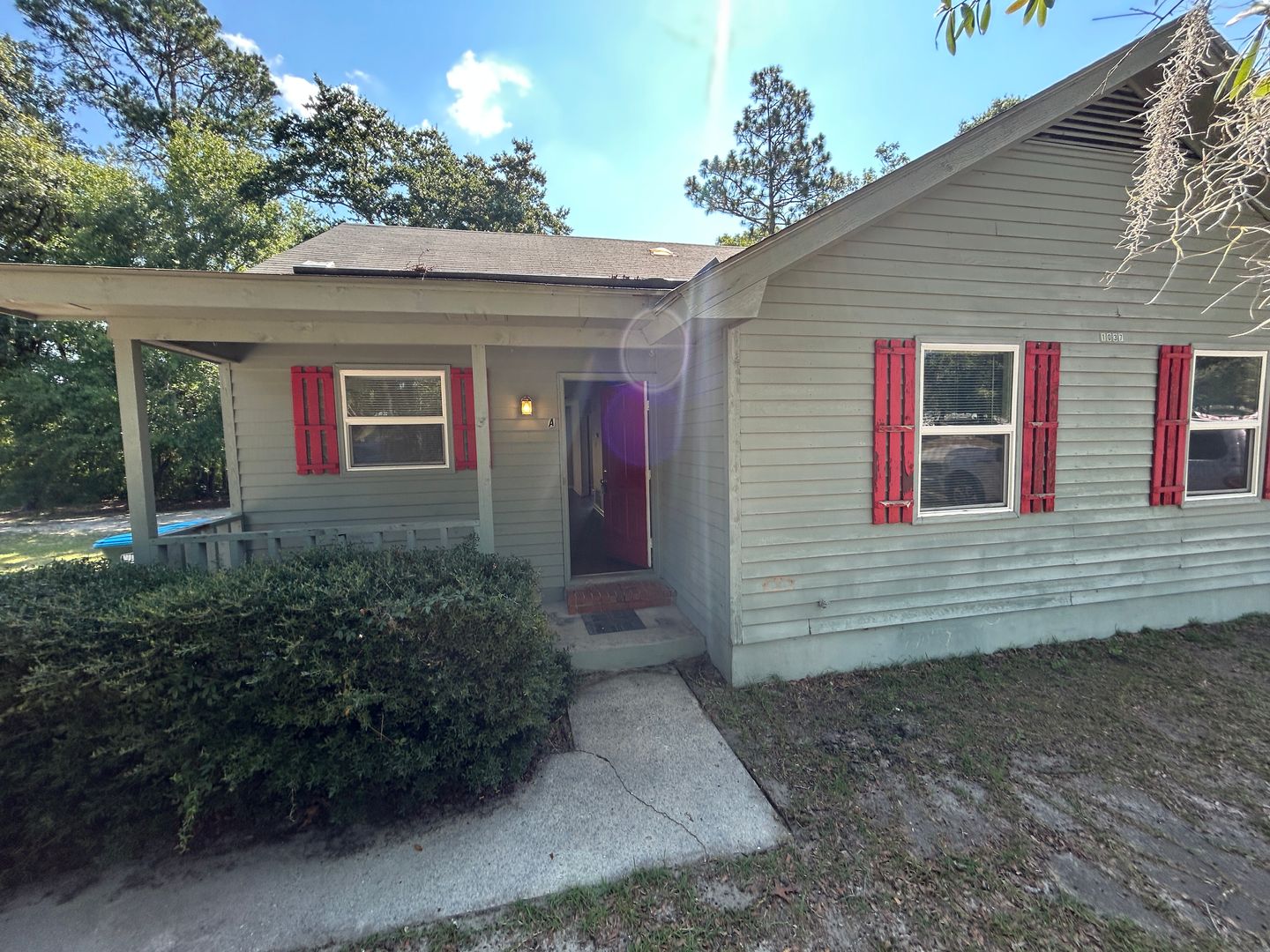Springfield Apartment: 1037 Ash Street