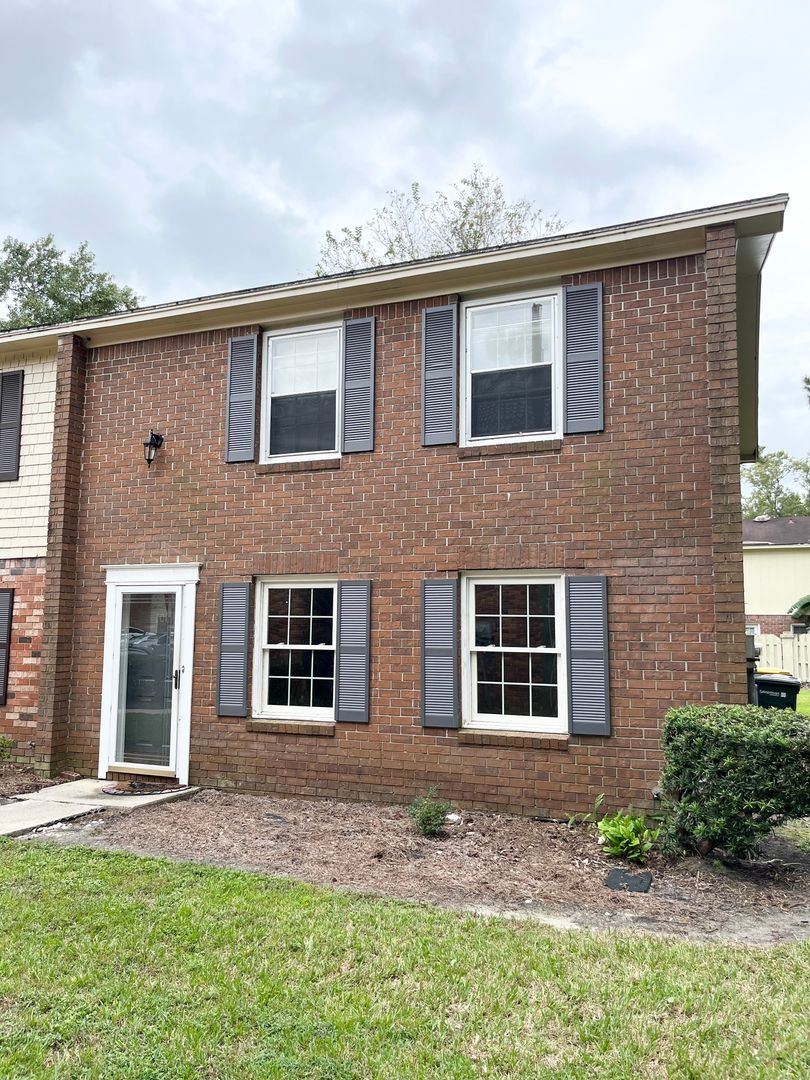 Savannah Townhome: 455 Mall Blvd