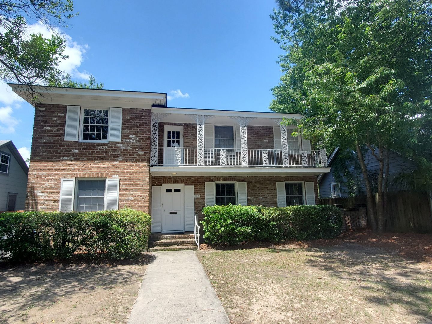 Savannah Apartment: 620 E 53rd St