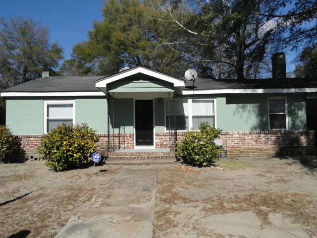Savannah House: 258 Croatan St
