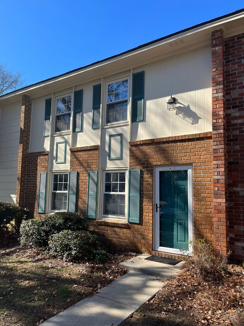 Savannah Townhome: 455 Mall Boulevard