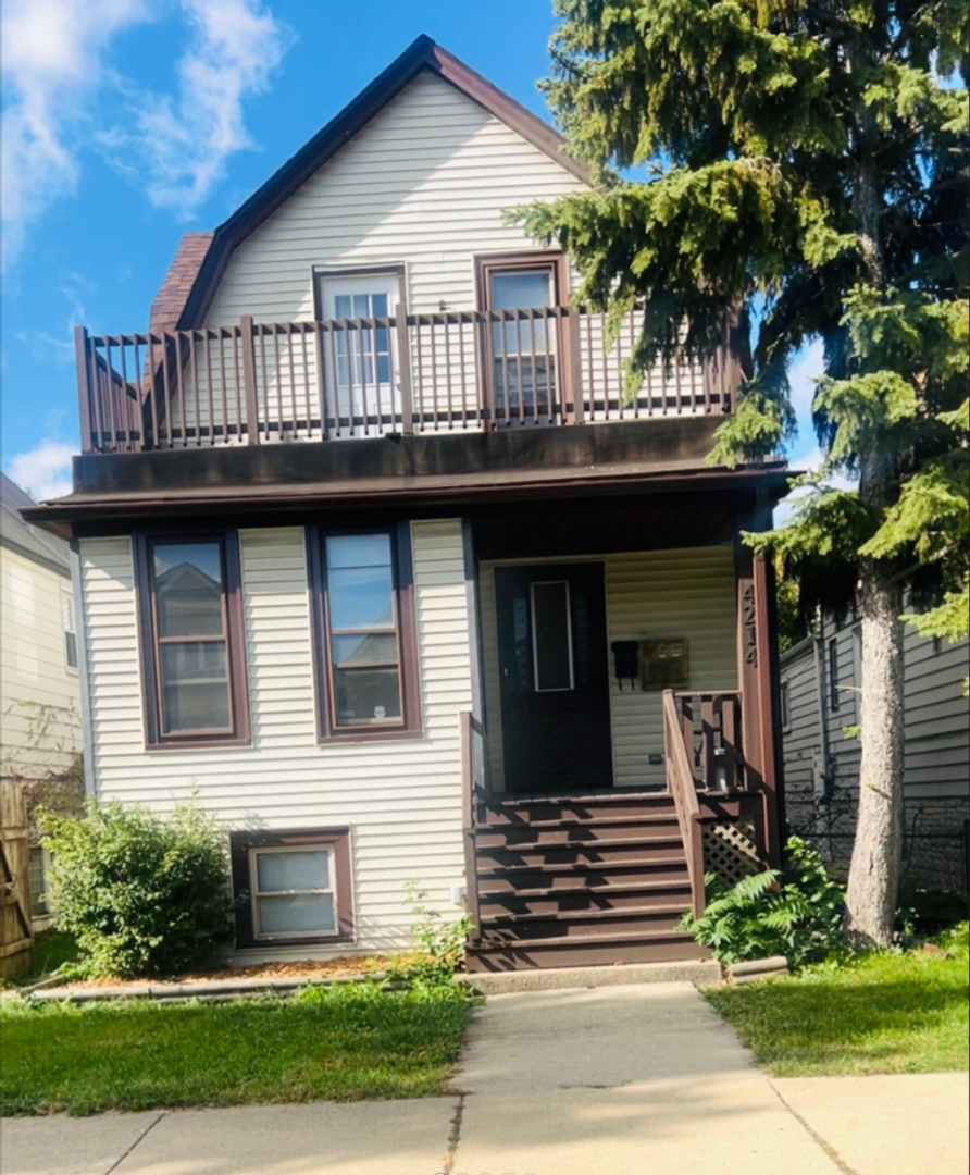 Chicago Apartment: 4214 N Central Park