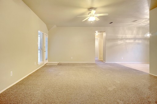 Gorgeous Home in Parkwest of Saginaw!