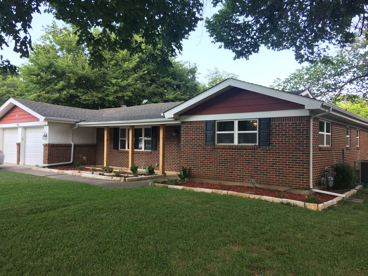 North Richland Hills House: 4612 Redondo St