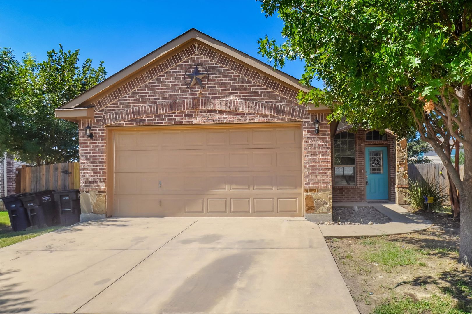 Fort Worth House: 4629 Thistle Creek
