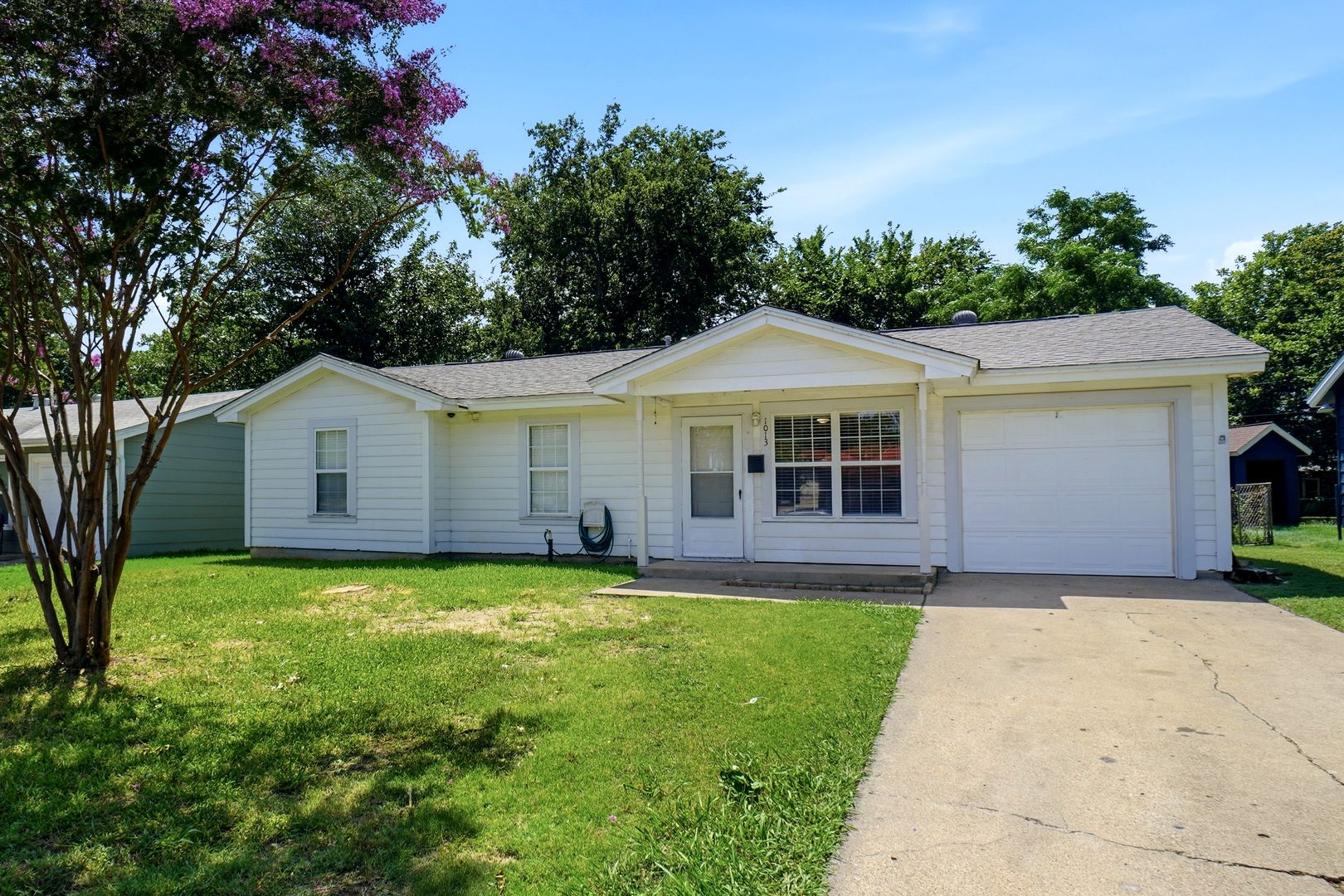 Euless House: 1013 Irion Drive