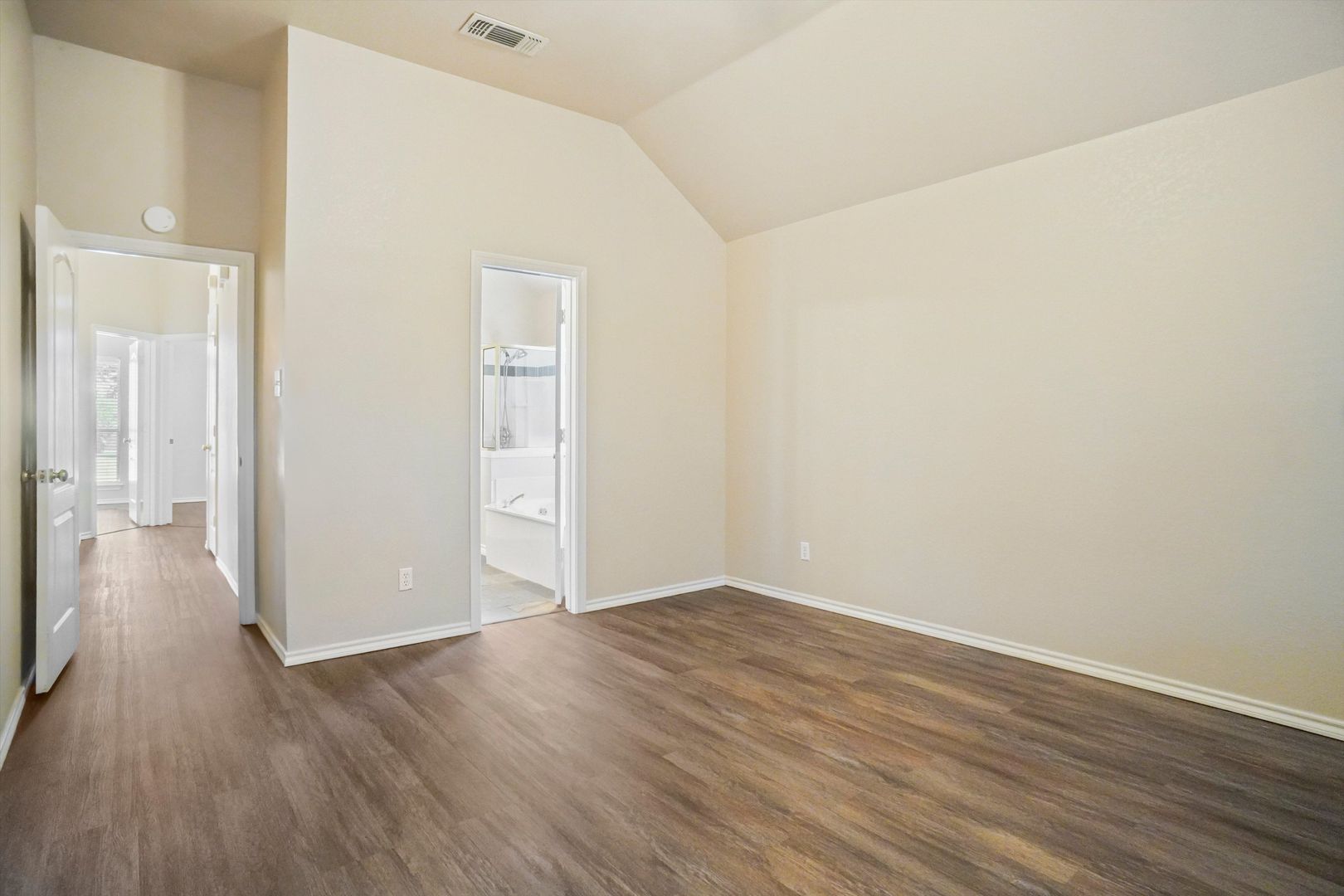 1025 Westgrove Dr 9 of 12