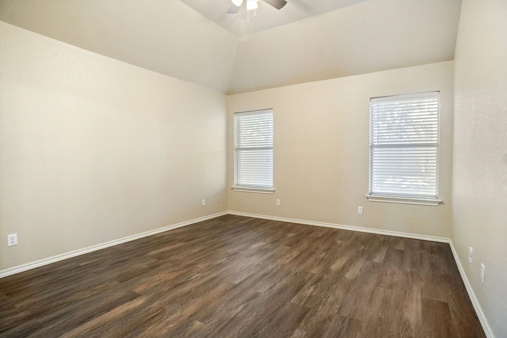 1025 Westgrove Dr 8 of 12