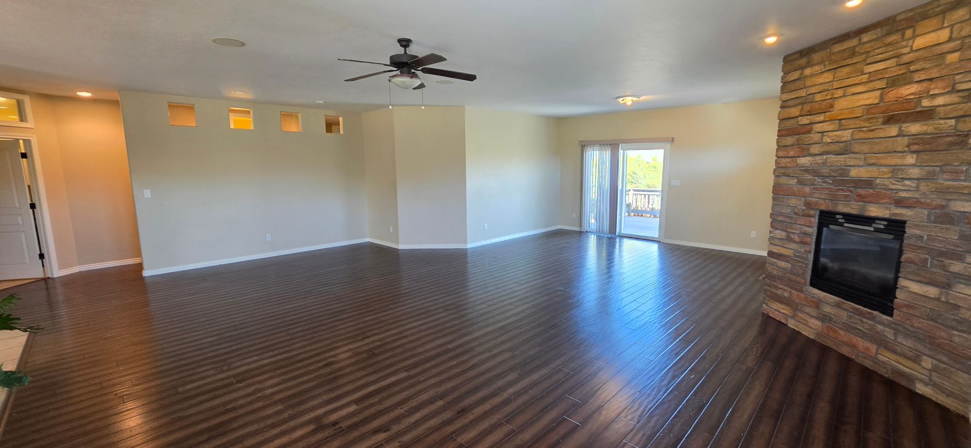 Summer Hill Ct. 2690 3 of 8