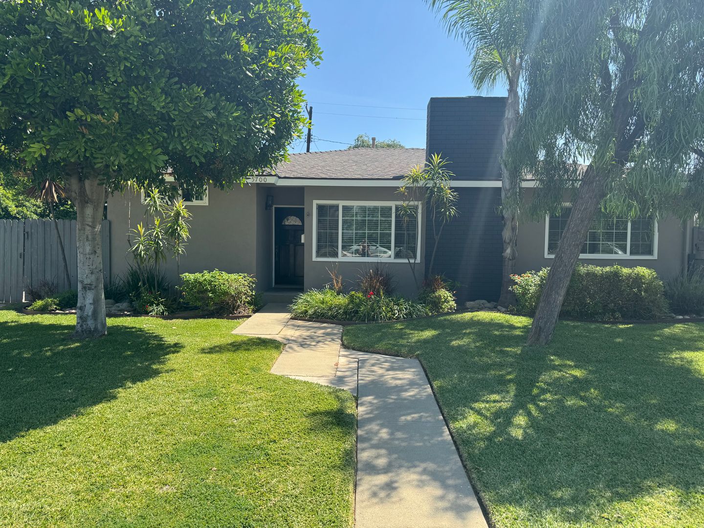 Arcadia House: 5700 Lenore Ave