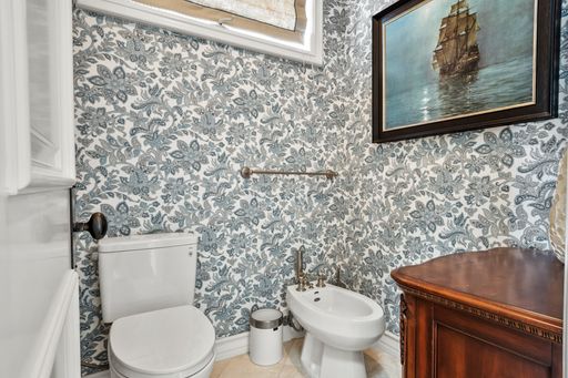 1514 E Oceanfront, Newport Beach, CA 92661-1414