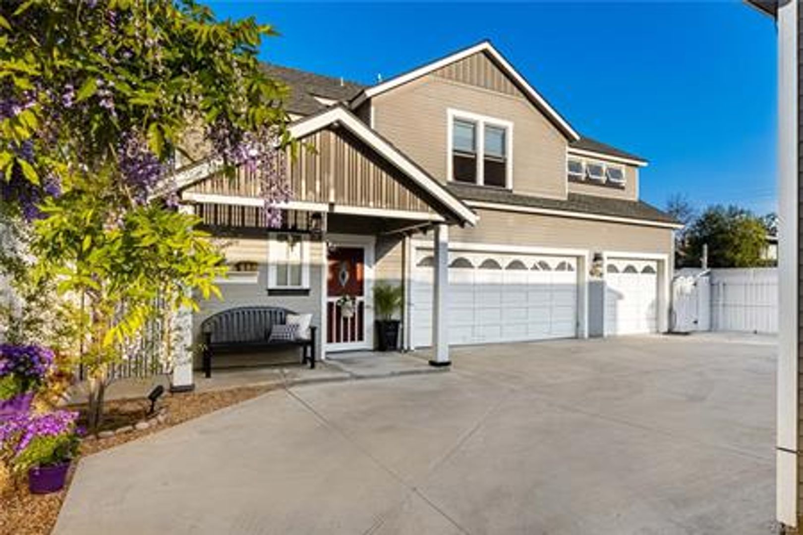 Orange House: 327 N Harwood