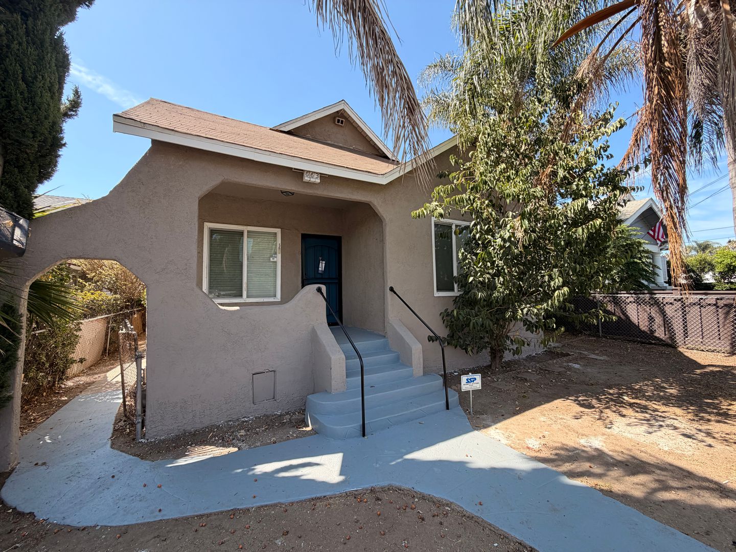 San Pedro House: 663 W Sepulveda St