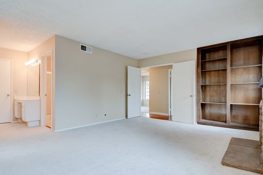 20 Comanche Cir, Pomona, CA 91766-4702