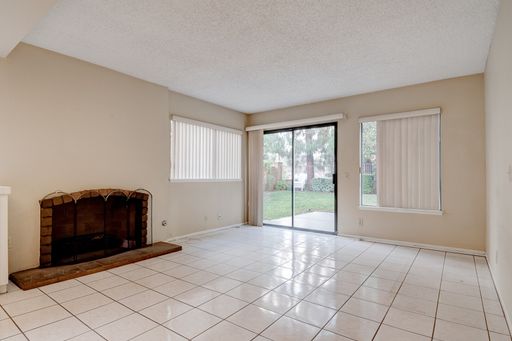 20 Comanche Cir, Pomona, CA 91766-4702