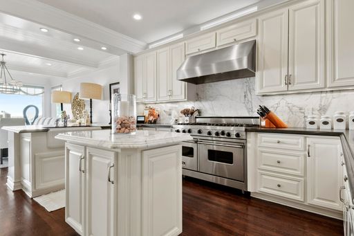 1514 E Oceanfront, Newport Beach, CA 92661-1414