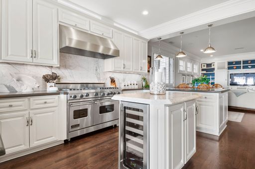 1514 E Oceanfront, Newport Beach, CA 92661-1414