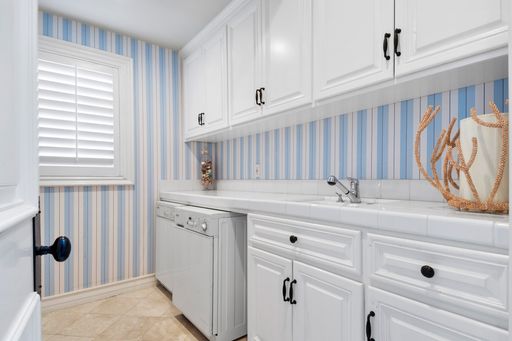 1514 E Oceanfront, Newport Beach, CA 92661-1414