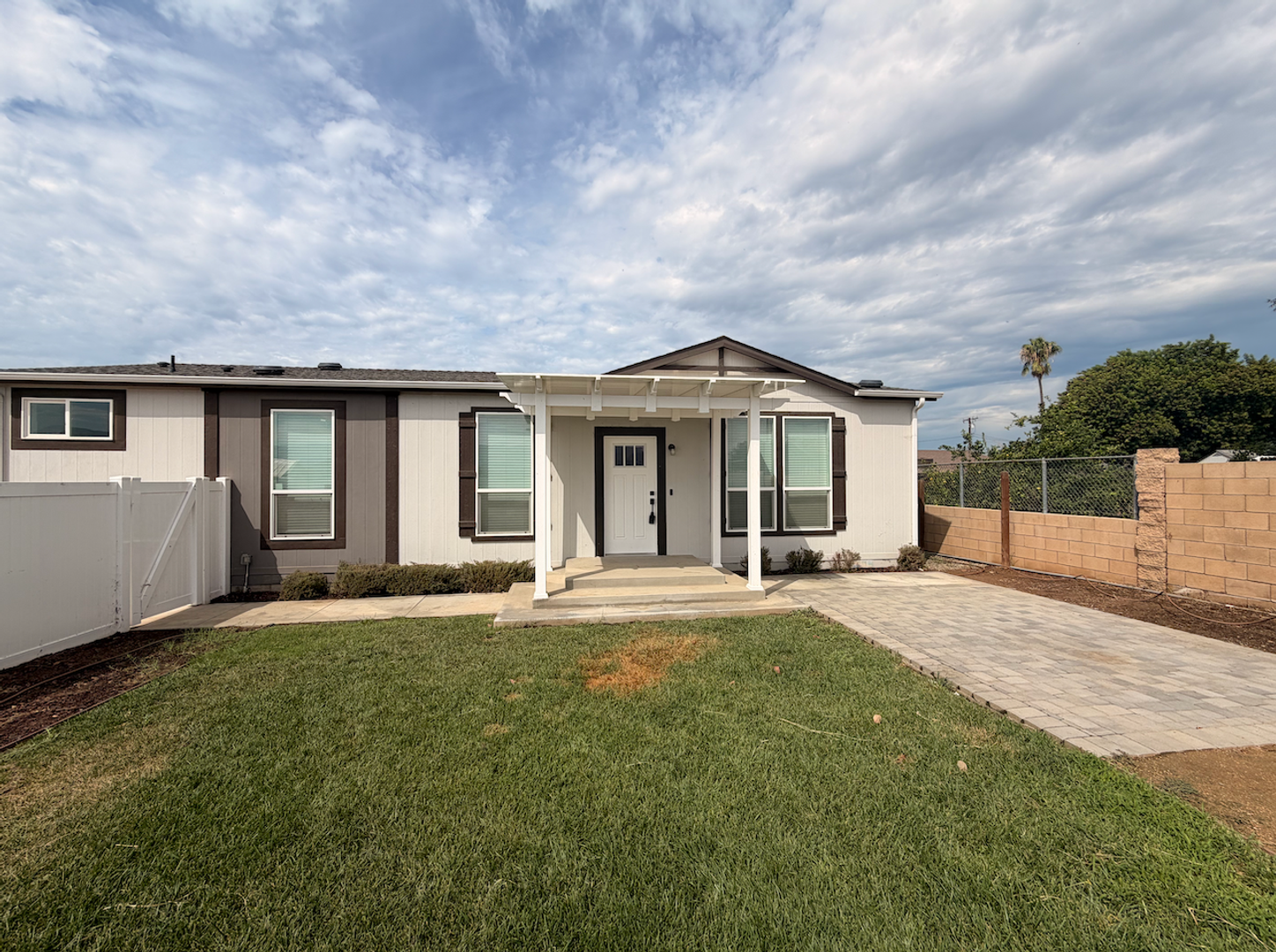 Norco Apartment: 4287 Corona Ave