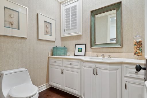 1514 E Oceanfront, Newport Beach, CA 92661-1414