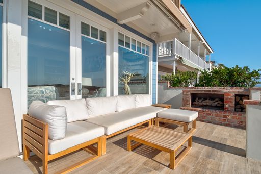 1514 E Oceanfront, Newport Beach, CA 92661-1414