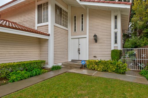 20 Comanche Cir, Pomona, CA 91766-4702