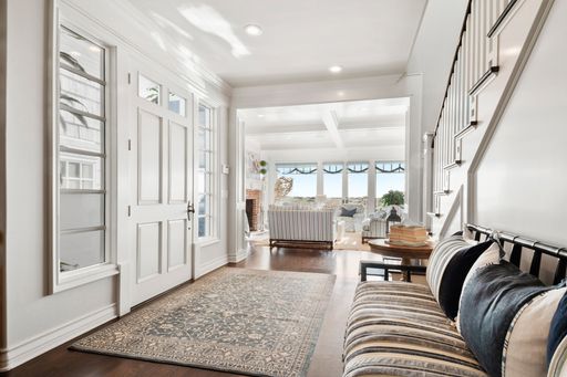 1514 E Oceanfront, Newport Beach, CA 92661-1414