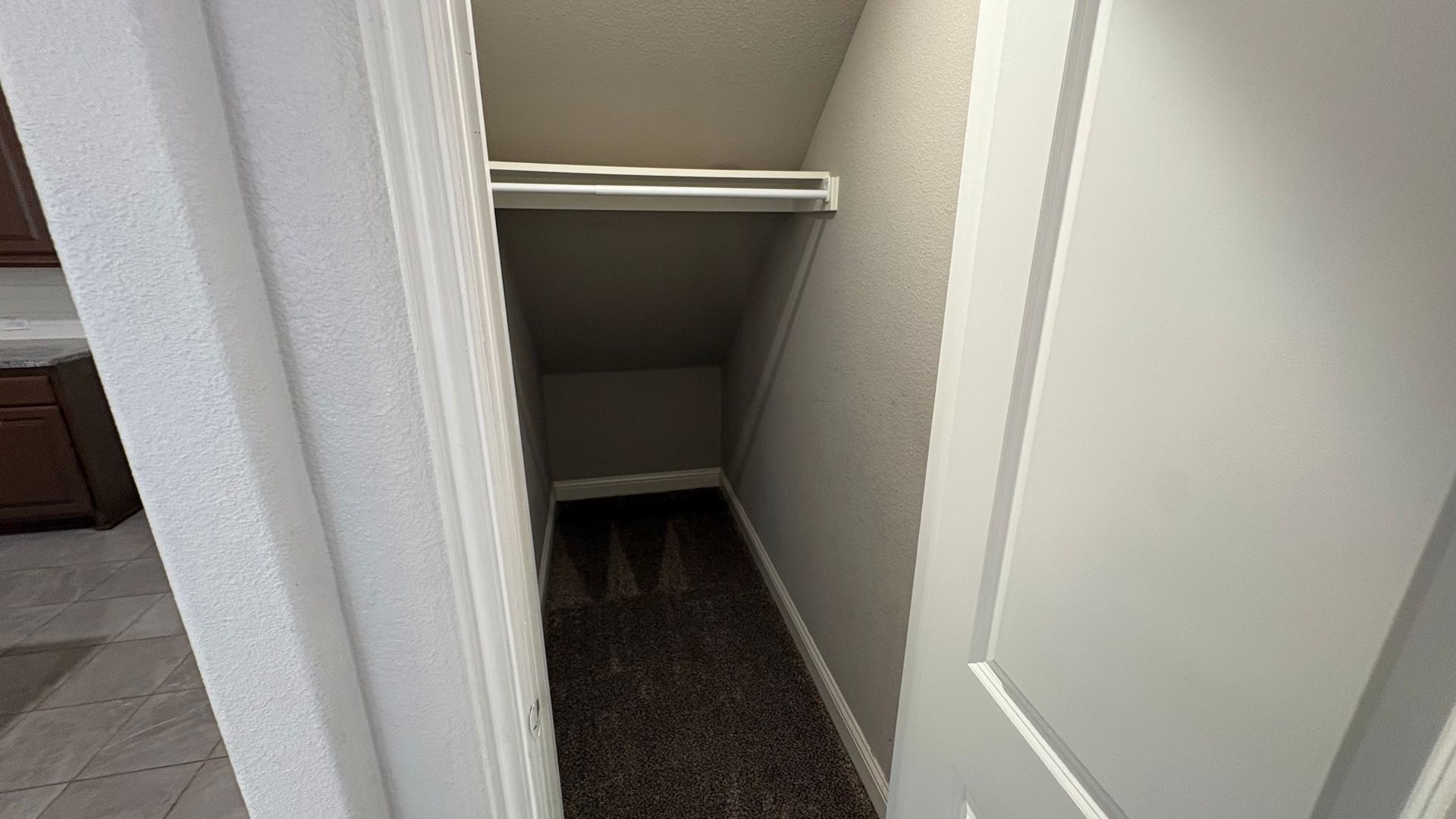 610 Alderwood 10 of 12