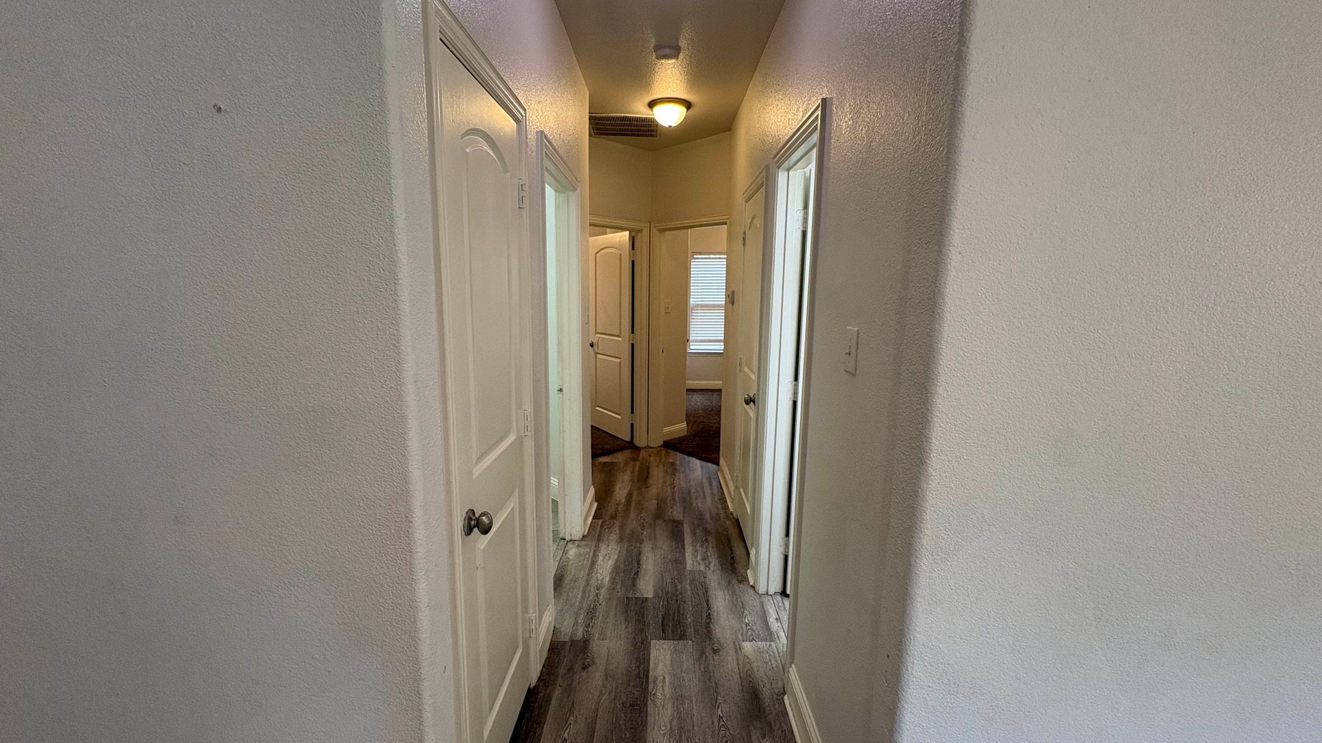 610 Alderwood 9 of 12